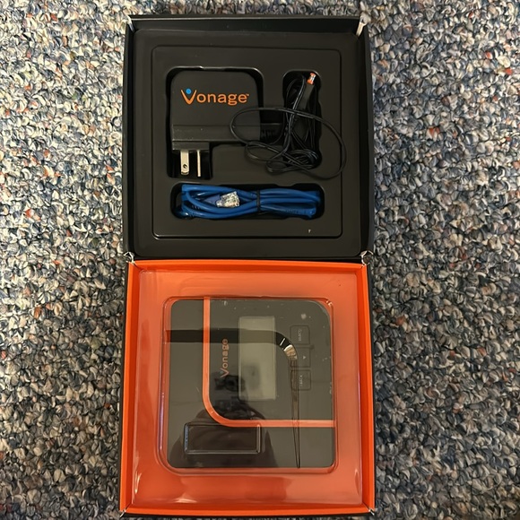 VONAGE VDV21-VD WIRED ROUTER AND AC POWER ADAPTER-OPEN BOX BUT NEVER USED. - Picture 2 of 2